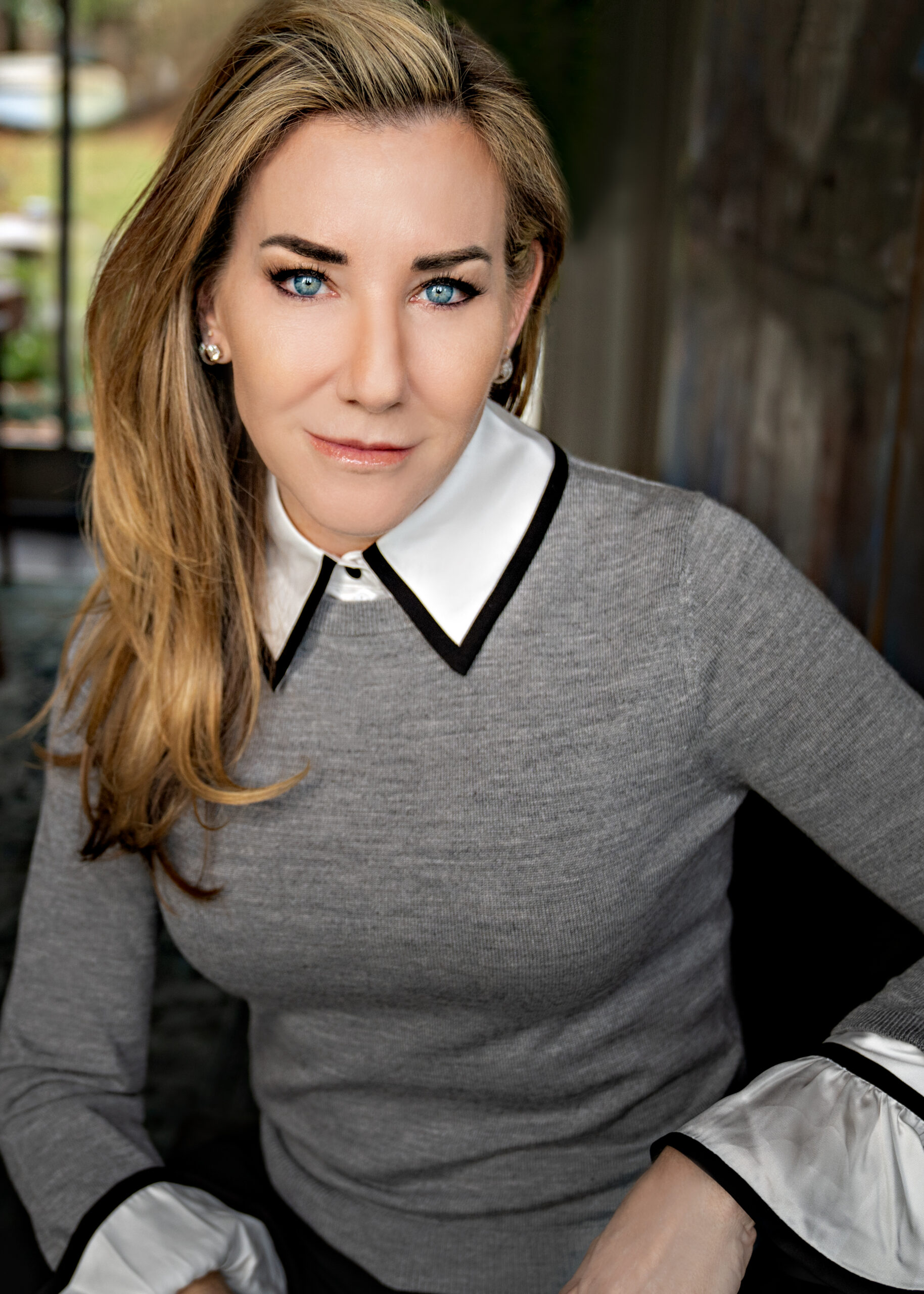 2023 LGO Grey Sweatshirt Headshot